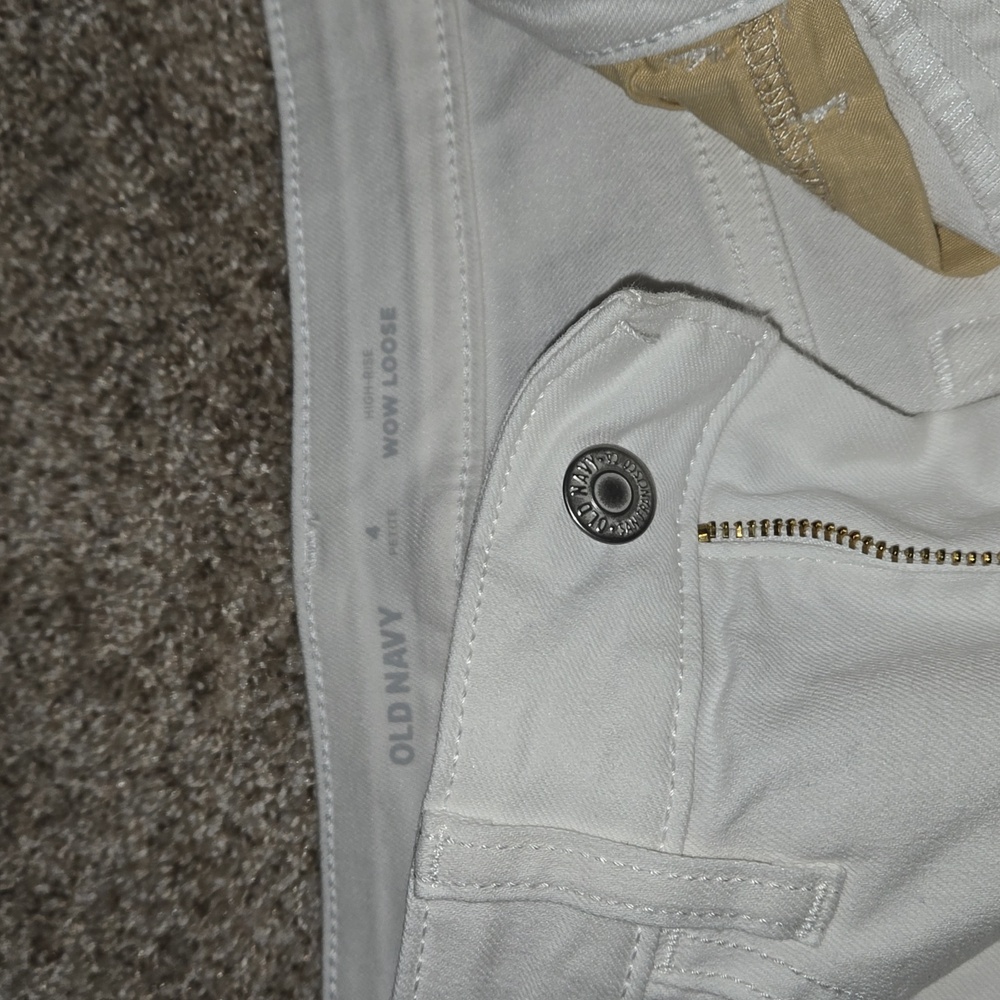 Old Navy Wow Loose White Denim. NWOT